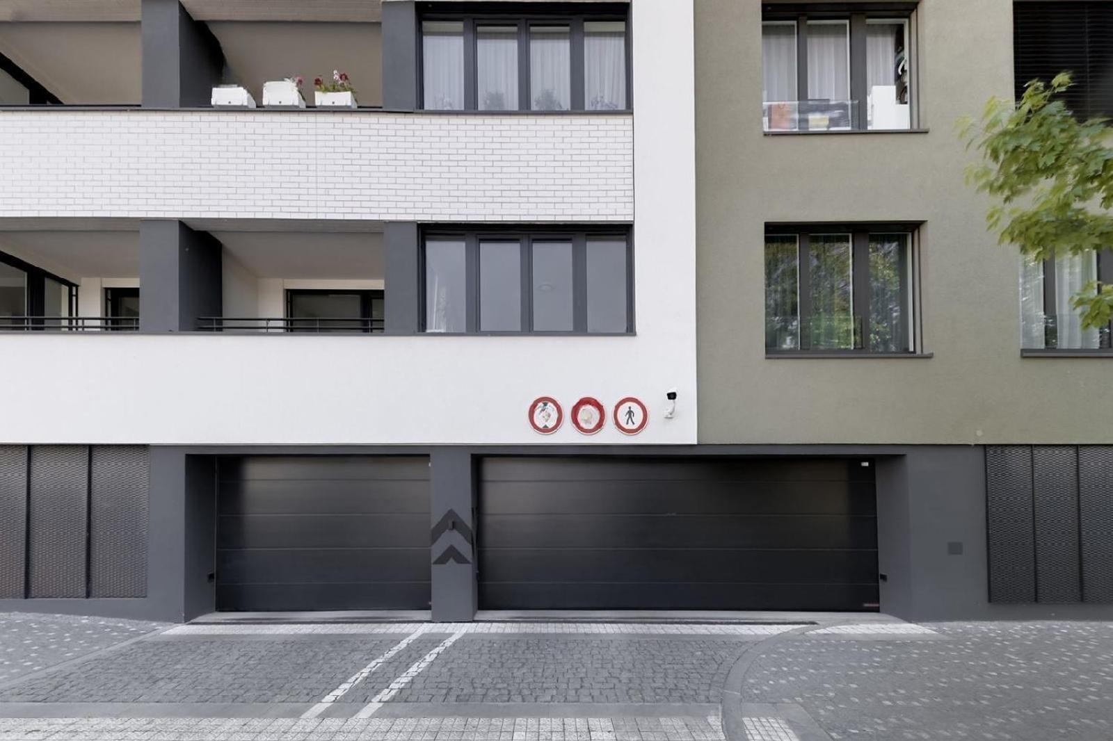 Holesovice Delight: Modern Comfort With A Twist In Prague 7 Экстерьер фото