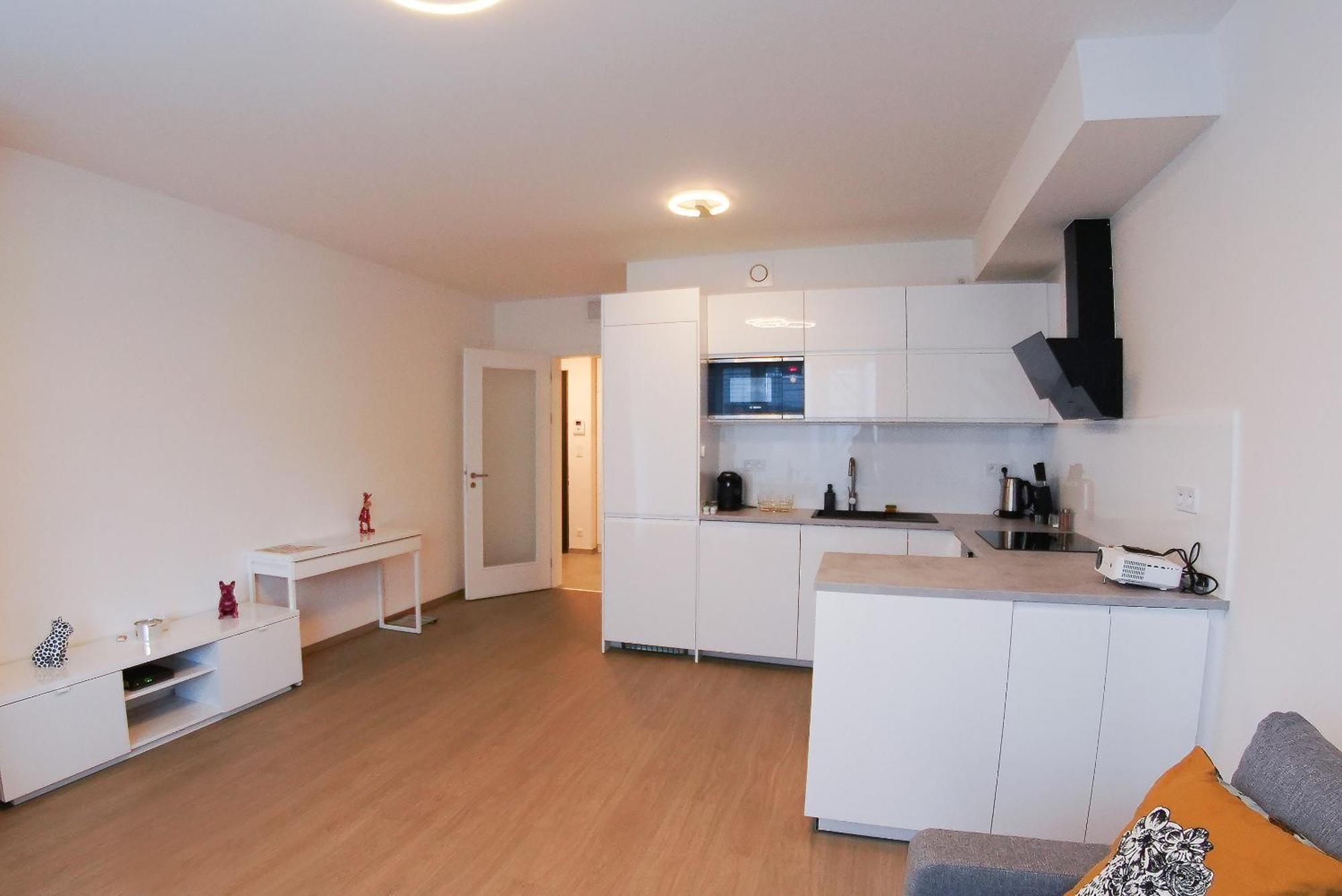 Holesovice Delight: Modern Comfort With A Twist In Prague 7 Экстерьер фото