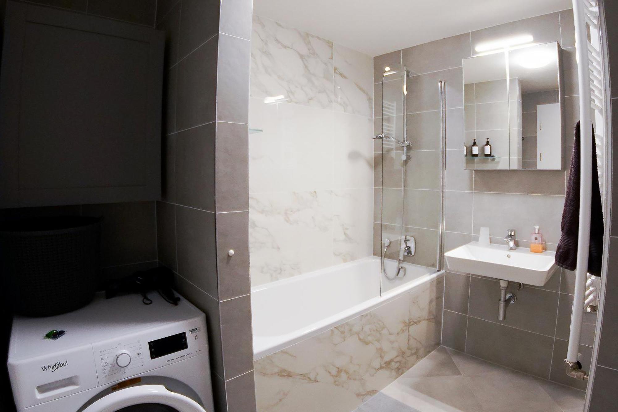 Holesovice Delight: Modern Comfort With A Twist In Prague 7 Экстерьер фото